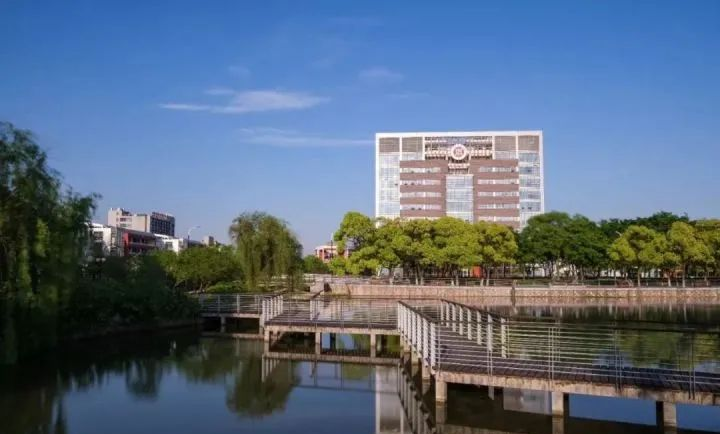 上海中医药大学风景图片