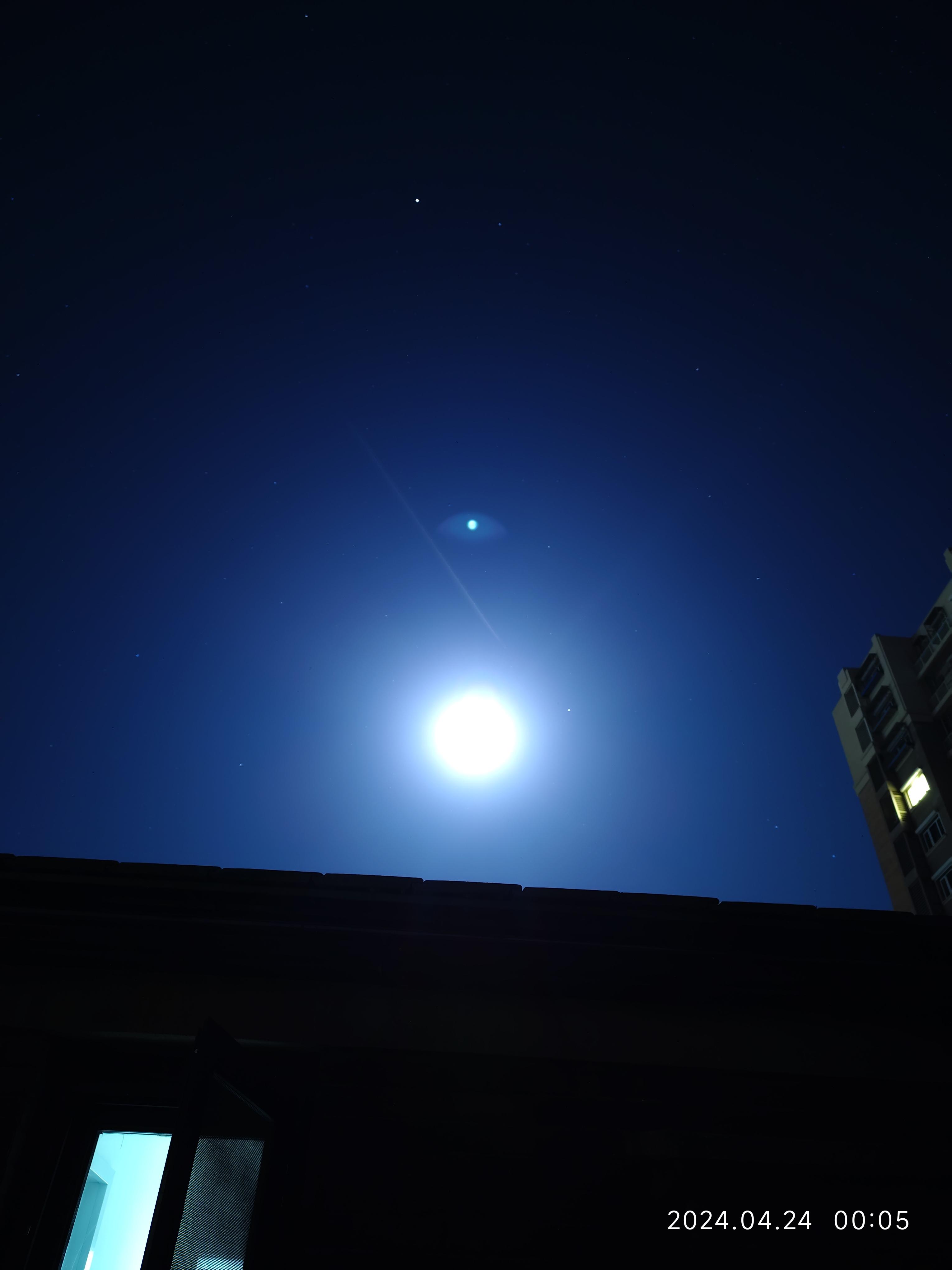 太阳旁边这颗星星是什么