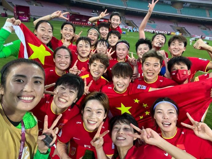 2022女足合照图片