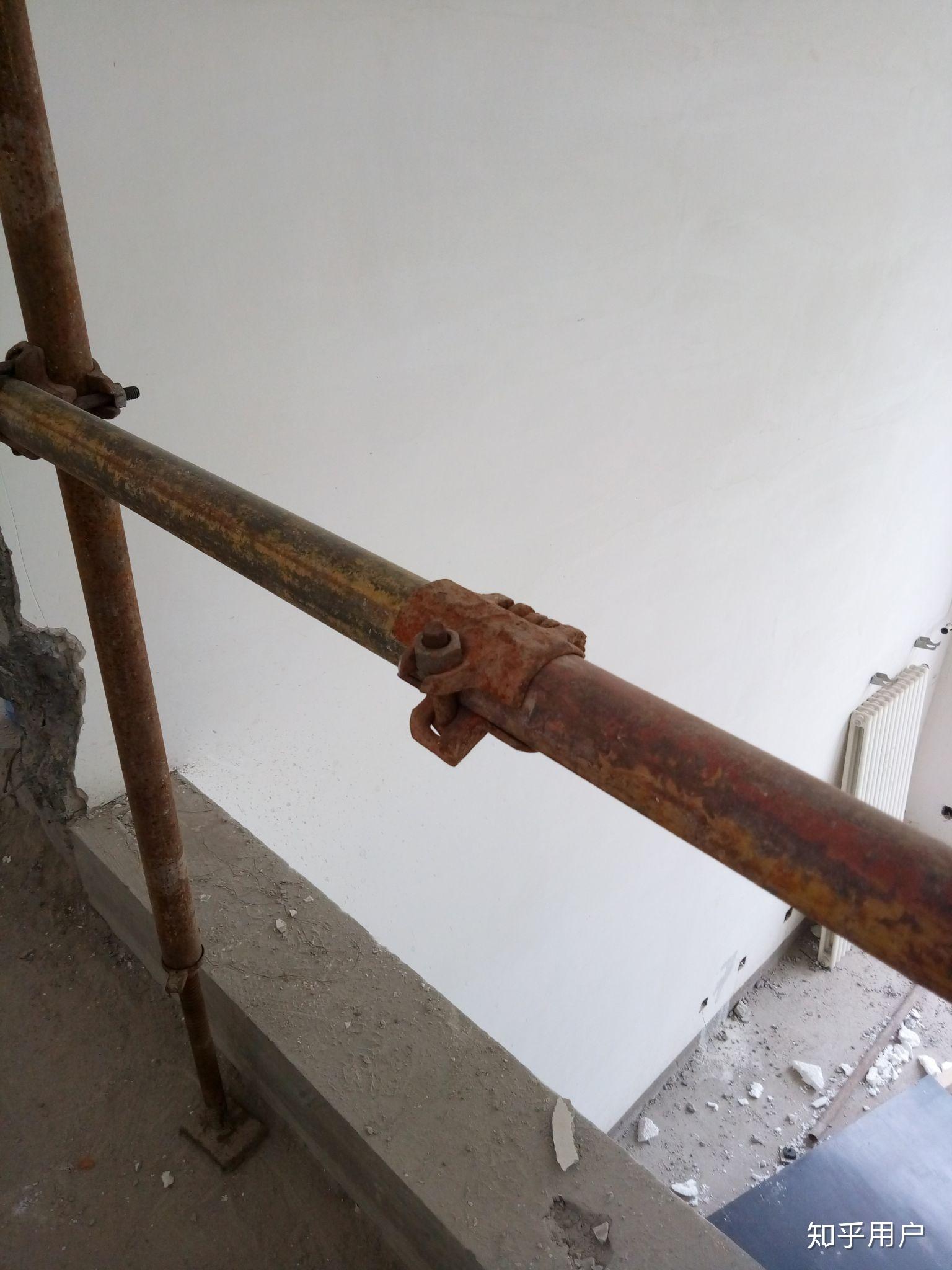 钢管脚手架中的直角扣件旋转扣件对接扣件防滑扣件具体长什么样子