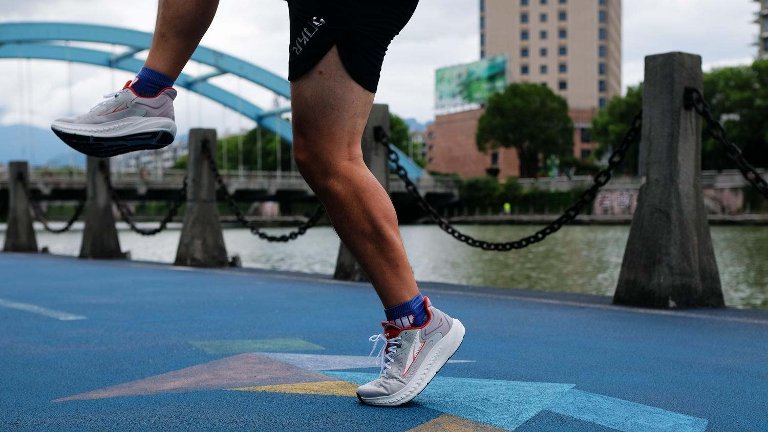 每当出门跑步你都是通过什么决定你要穿哪双跑鞋出门的