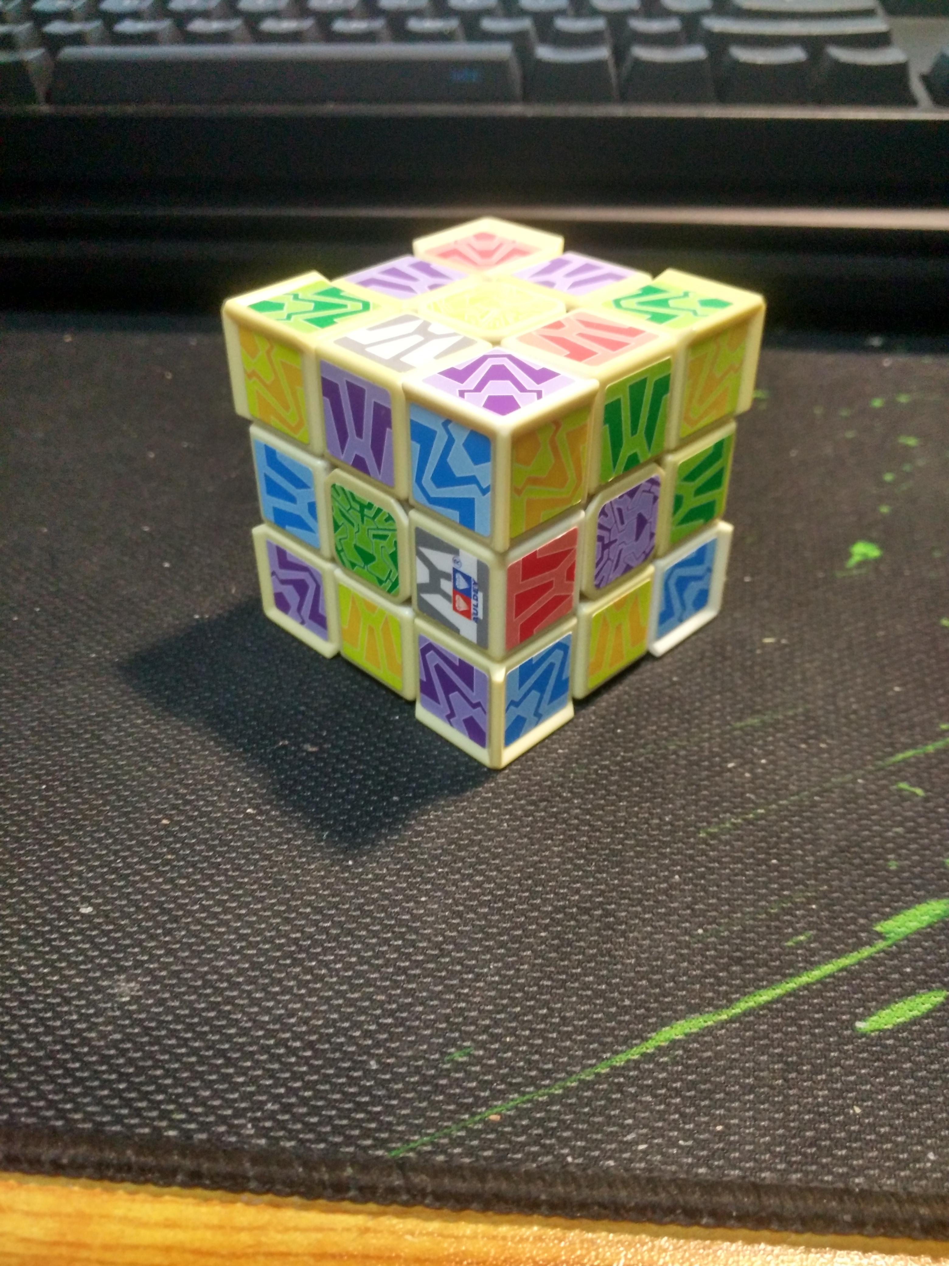 打乱的 三阶魔方 至少知道几个面的颜色分布就能确定全部6个面的颜色