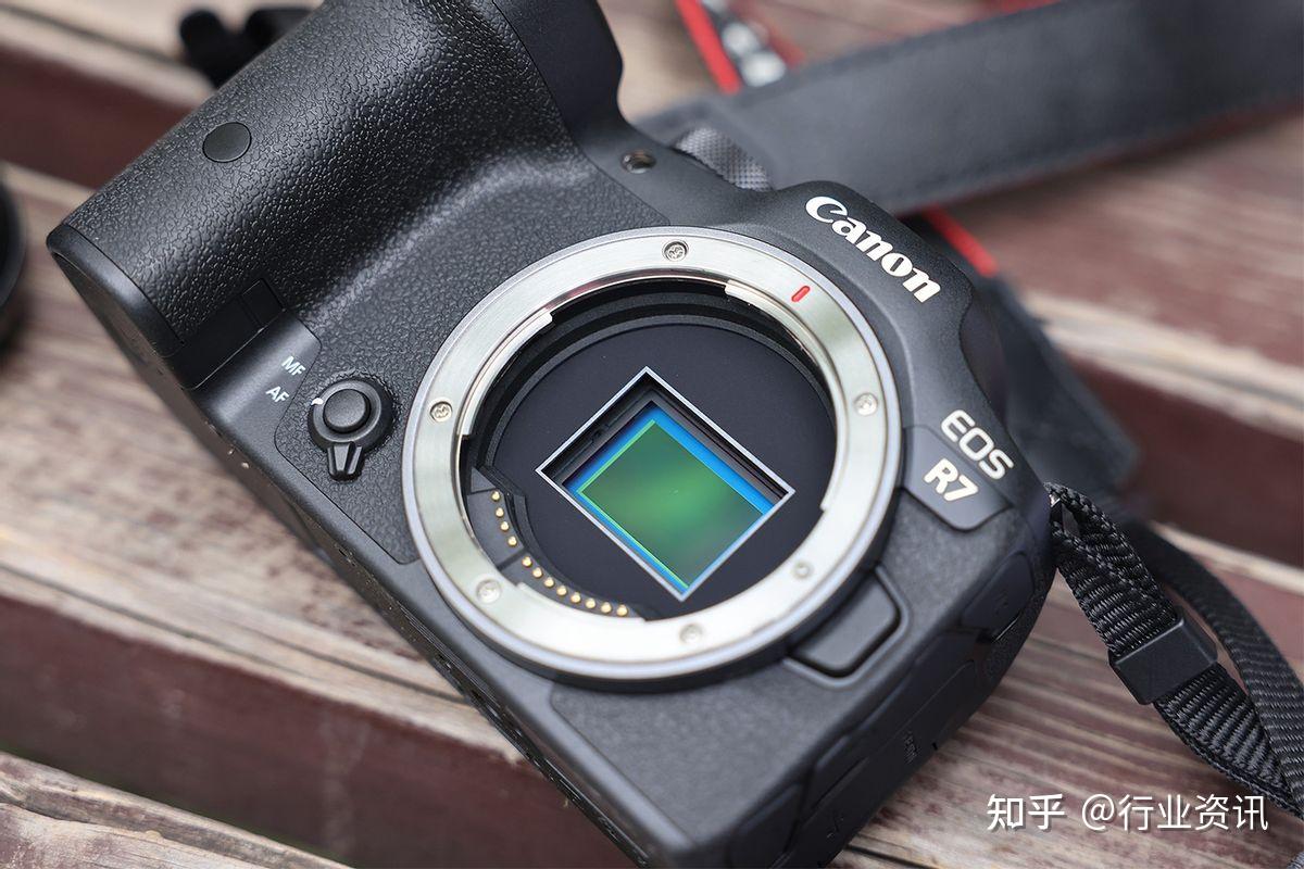 新手入行摄影选佳能R7，还是R62? - 知乎
