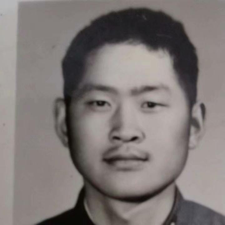 小点站 散文一一吴梓谷