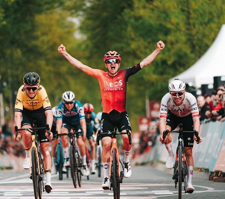 2536km爬升3300米均速424皮德科克击败范德普尔赢得阿姆斯特黄金赛