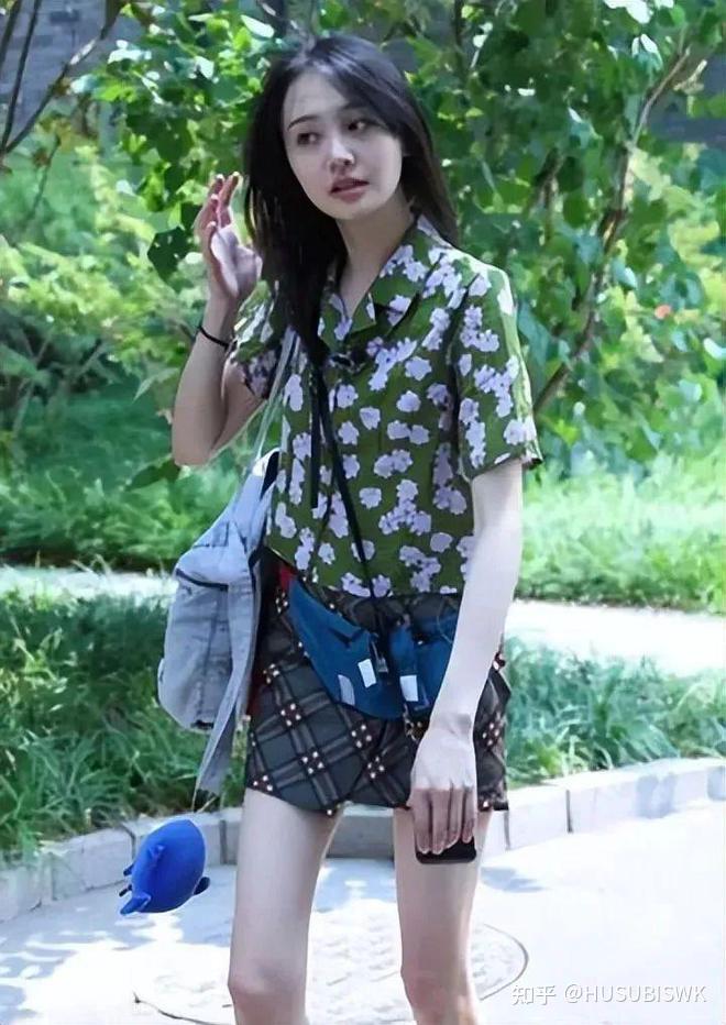 郑爽自爆在美国生活拮据靠喝自来水度日,你相信吗?