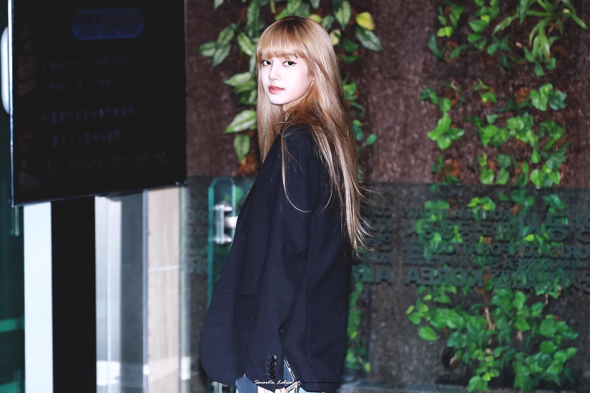 blackpink的lisa的身材在女团中是什么水平? - 知乎
