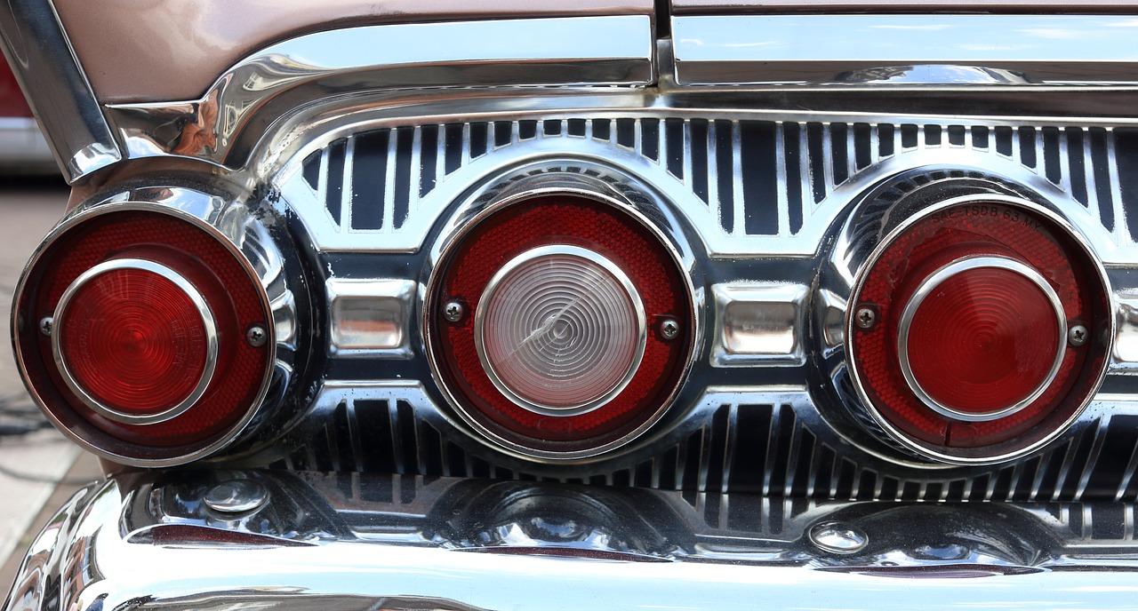 3. 门前装饰品选