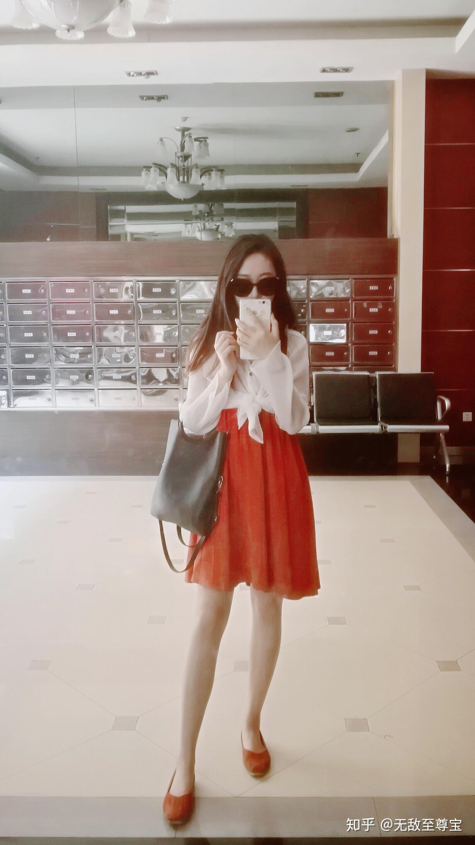 为什么女生对镜拍照习惯用手机挡住脸? - 知乎