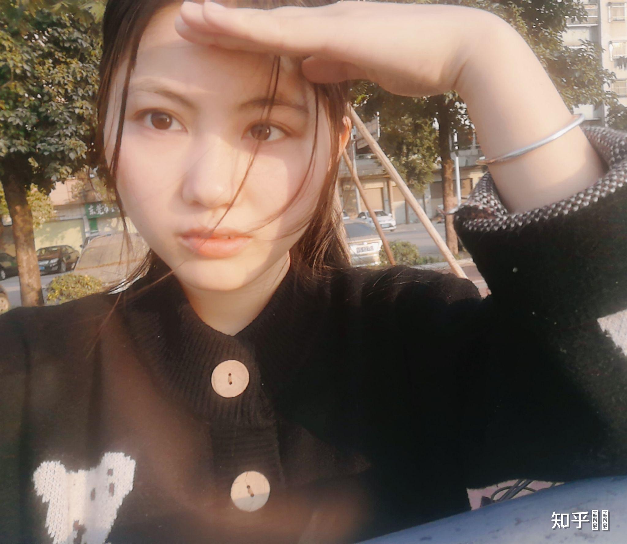 有没有人觉得后置摄像头拍出了自己脸是歪的