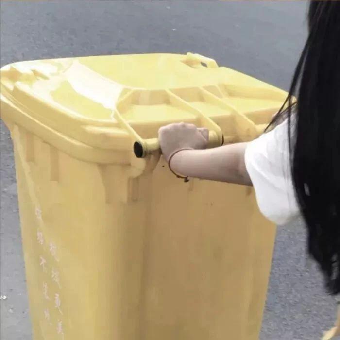 请问大家一个男孩把垃圾桶作为头像是什么意思