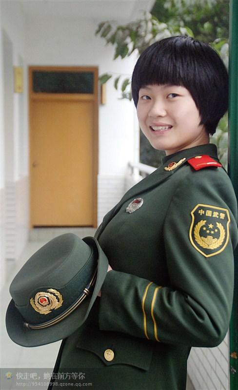 武警女兵手机壁纸图片