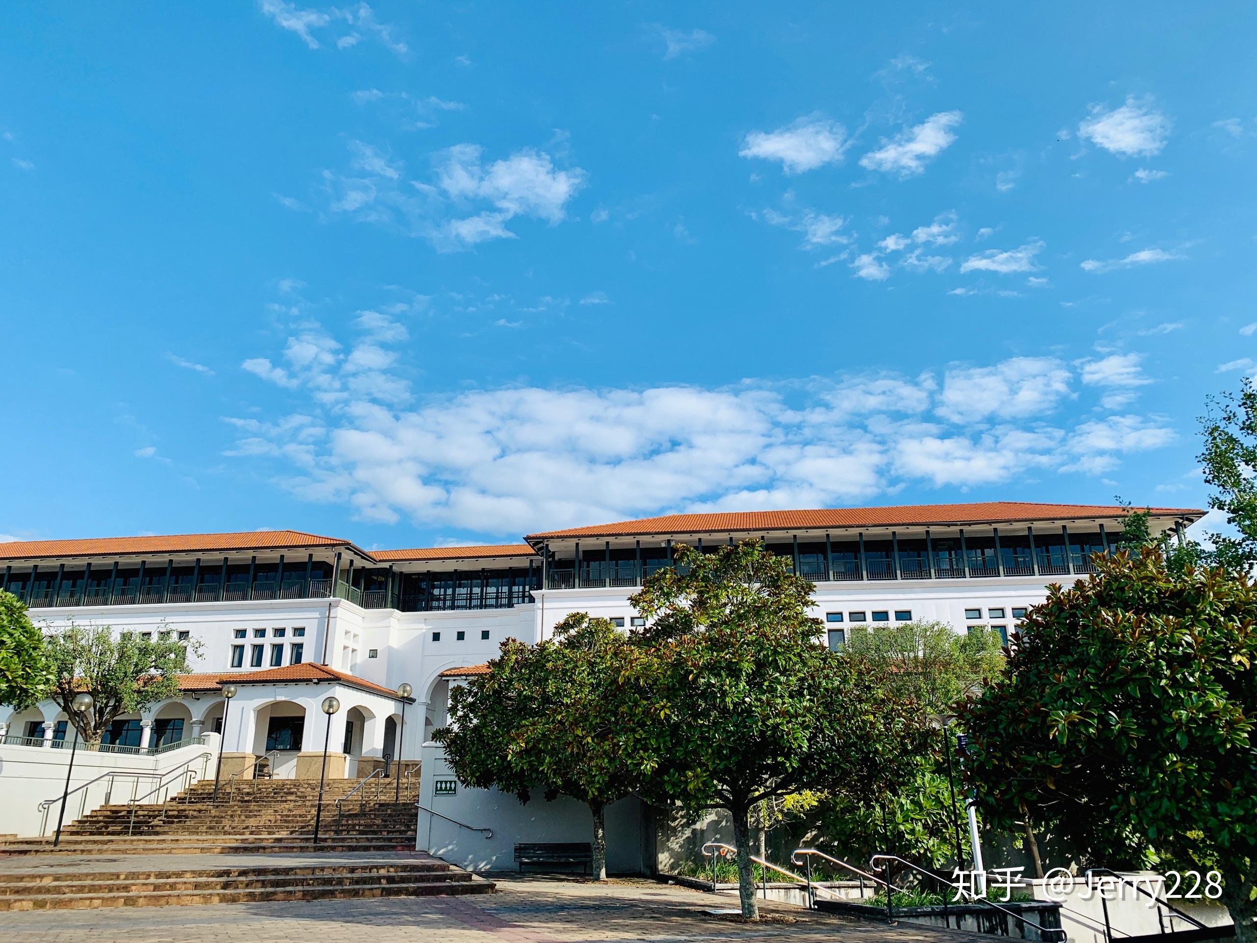 你知道哪些被误认为野鸡大学的世界名校? - 知乎