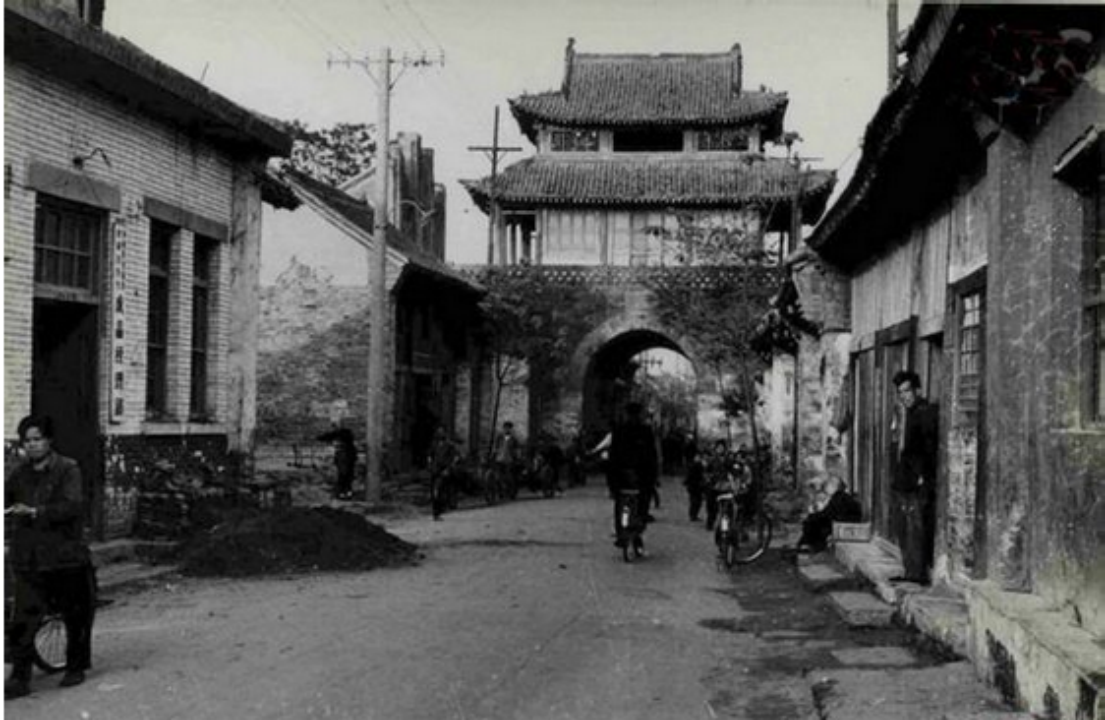 ͼ 1�������سǰ����ֵ�