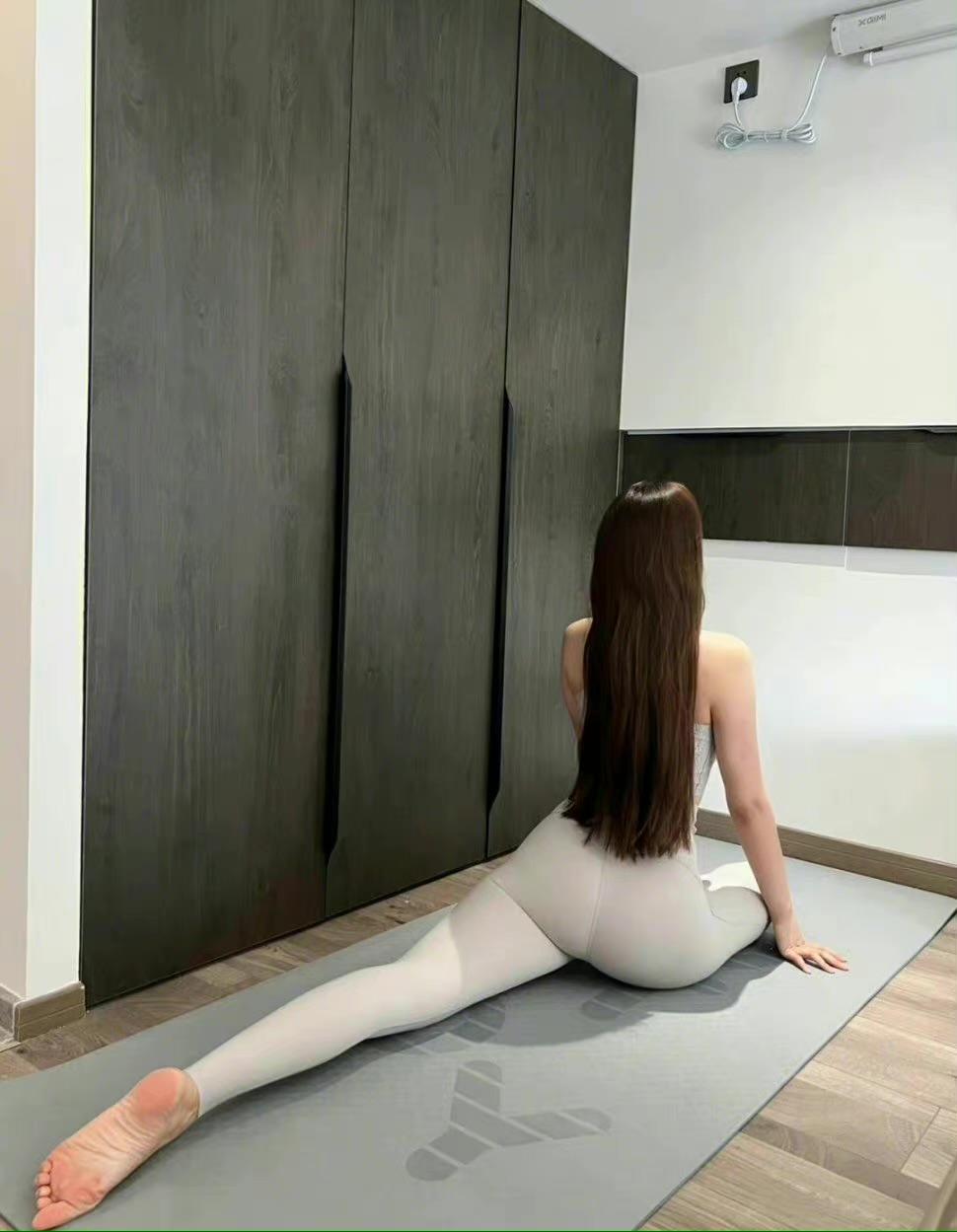 哪种姿势女性能夹紧双腿?