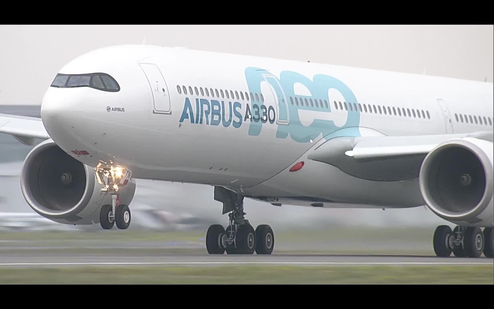 a380800起落架那么多轮子是如何协同工作的