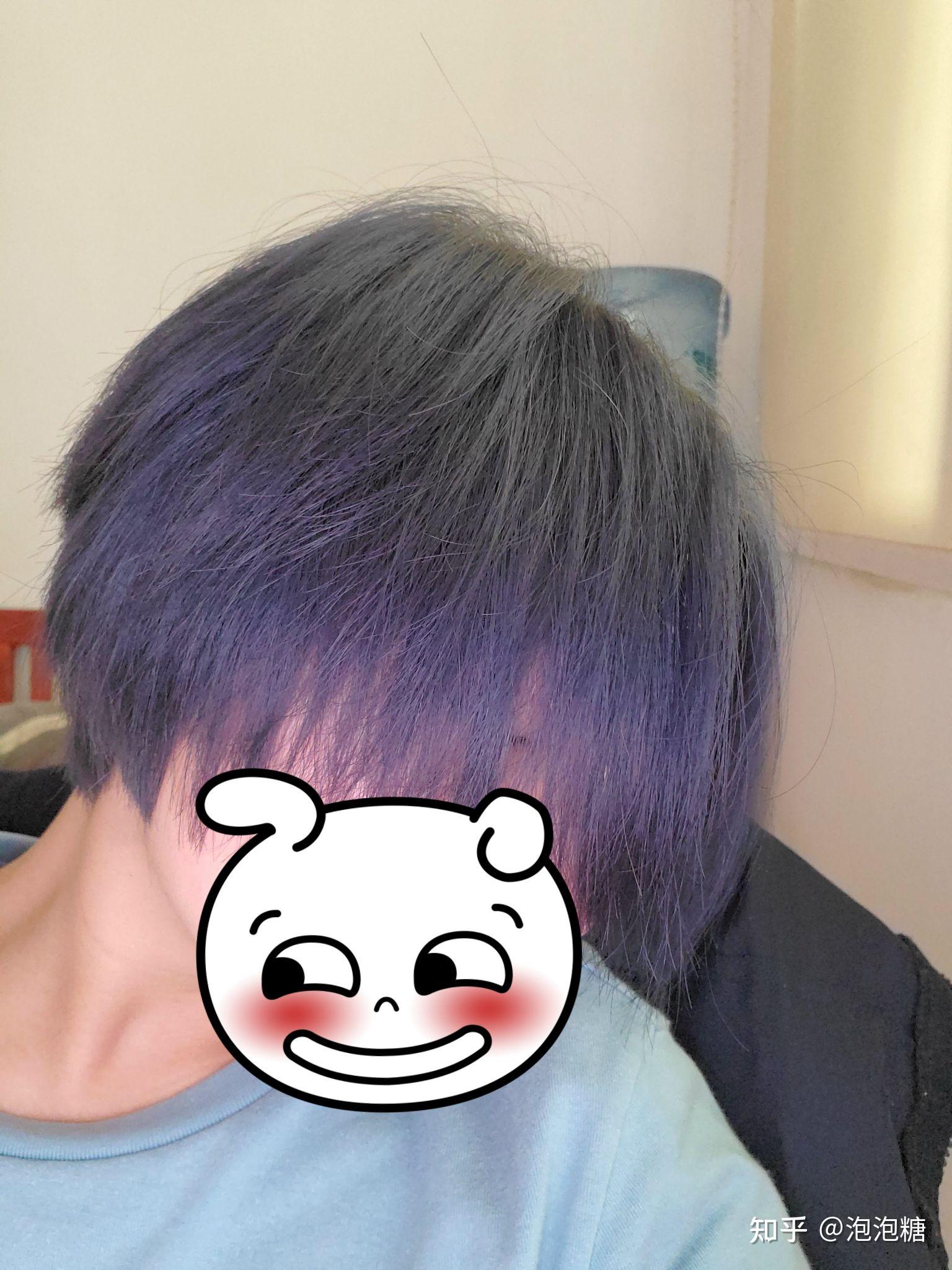 本人高一的,没染过头发,纯黑色想染施华寇的抹茶俏灰,不知道染完是