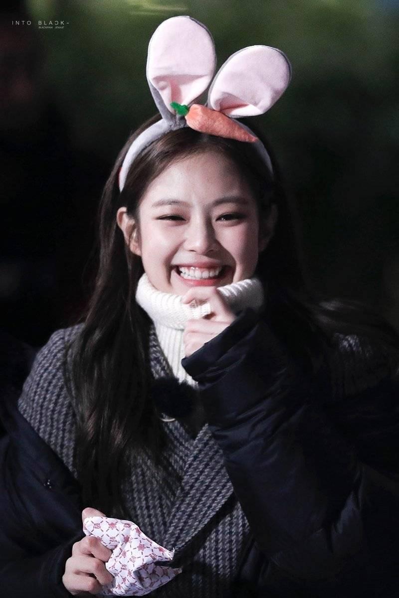 有没有blackpink里jennie露齿大笑眯眼睛的头像啊啊啊太可爱了