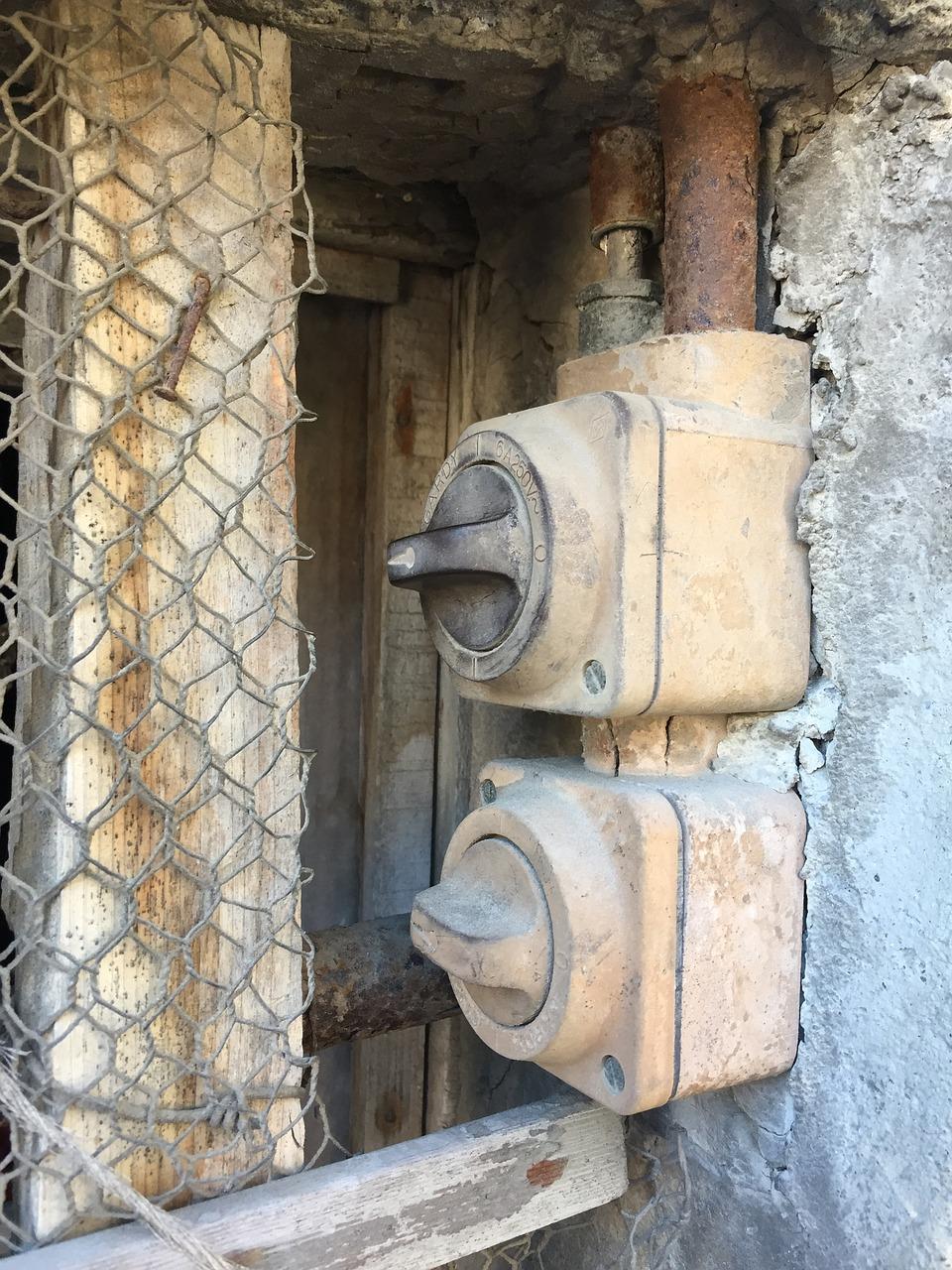 感应开关装什么位置