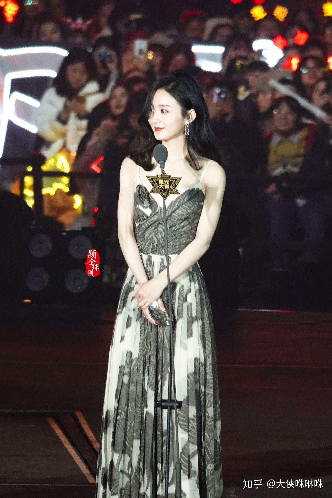 如何评价赵丽颖在2019星光大赏的表现