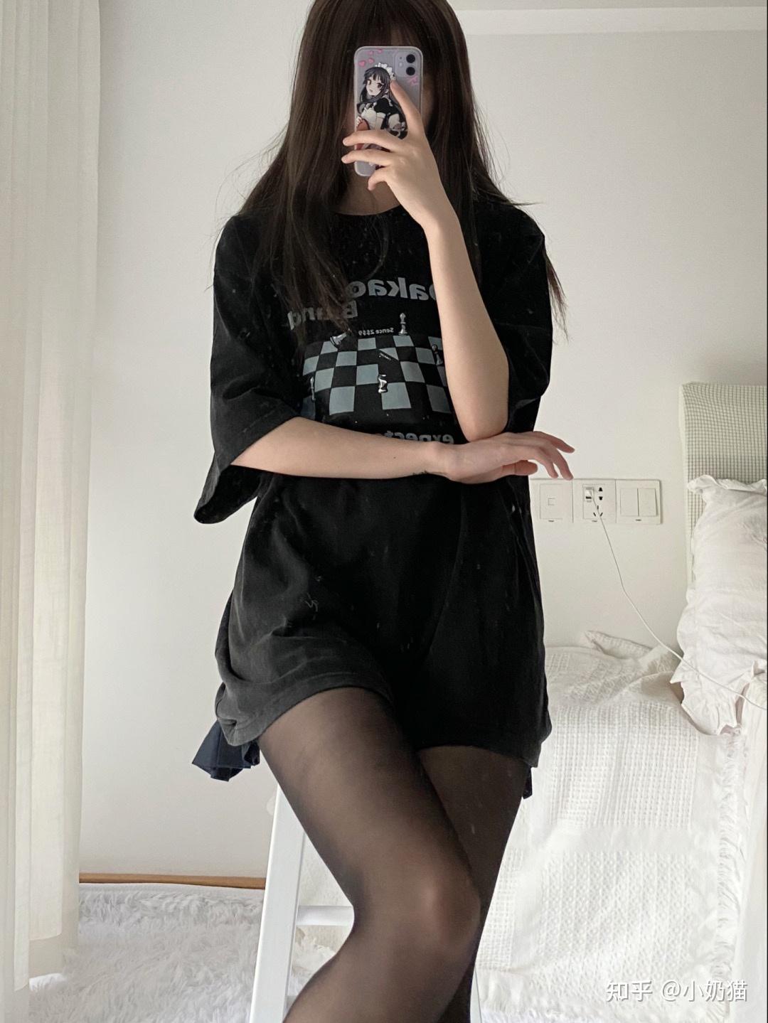 女生在校园穿着jk短裙时,会搭配黑色丝袜嘛? - 知乎