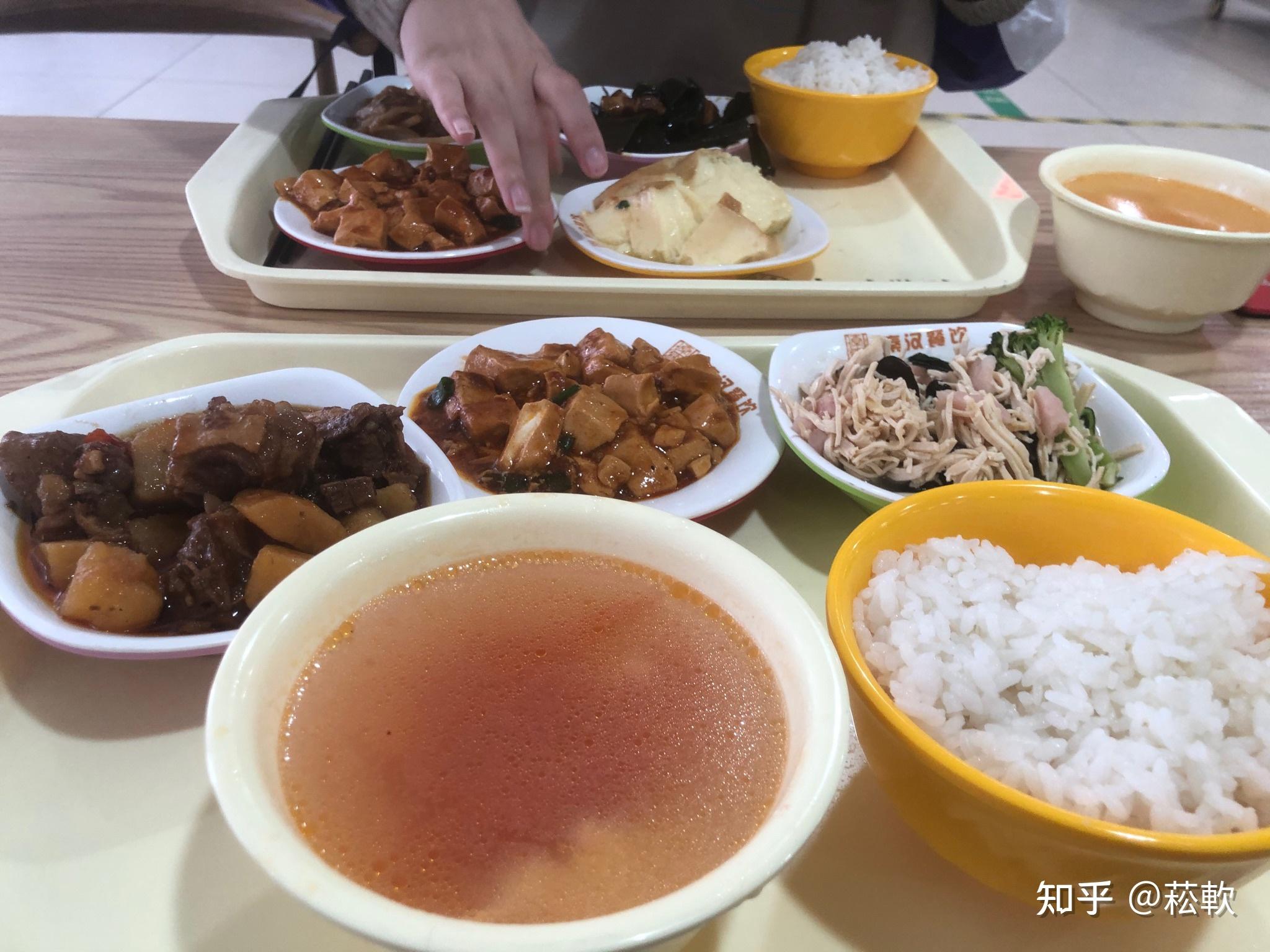 扬州大学广陵学院食堂图片