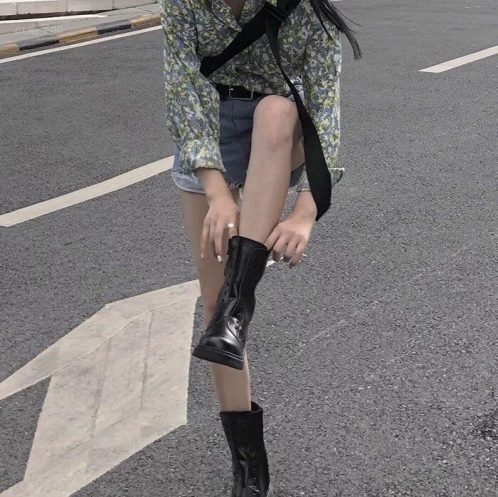 有没有这样背面的女生好看的头像