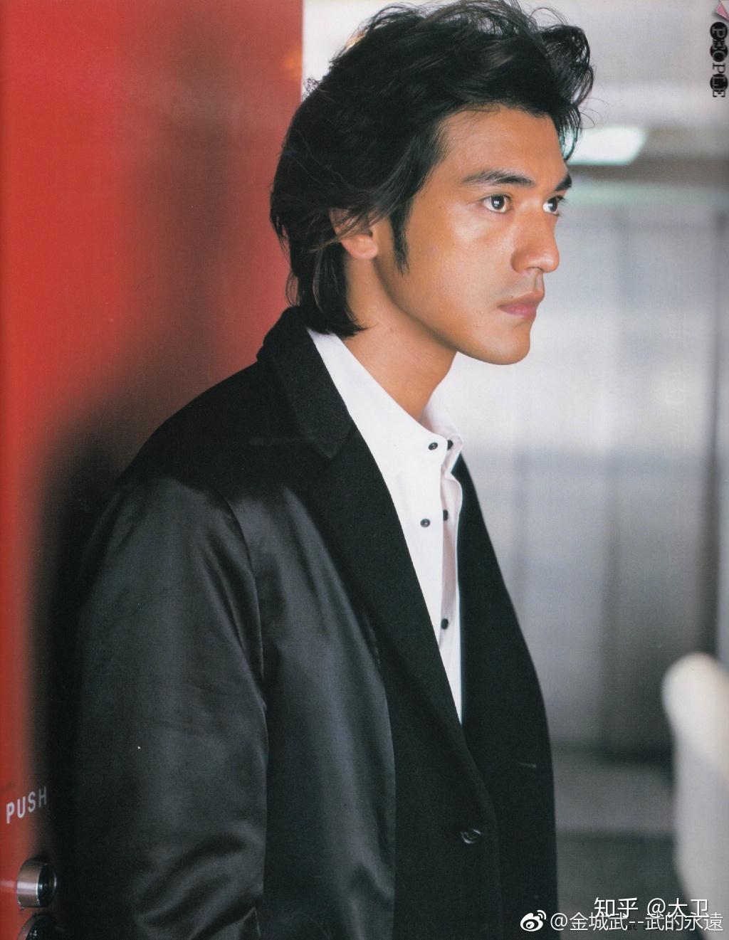 怎么评价[喜欢你]里金城武的西装? - 知乎