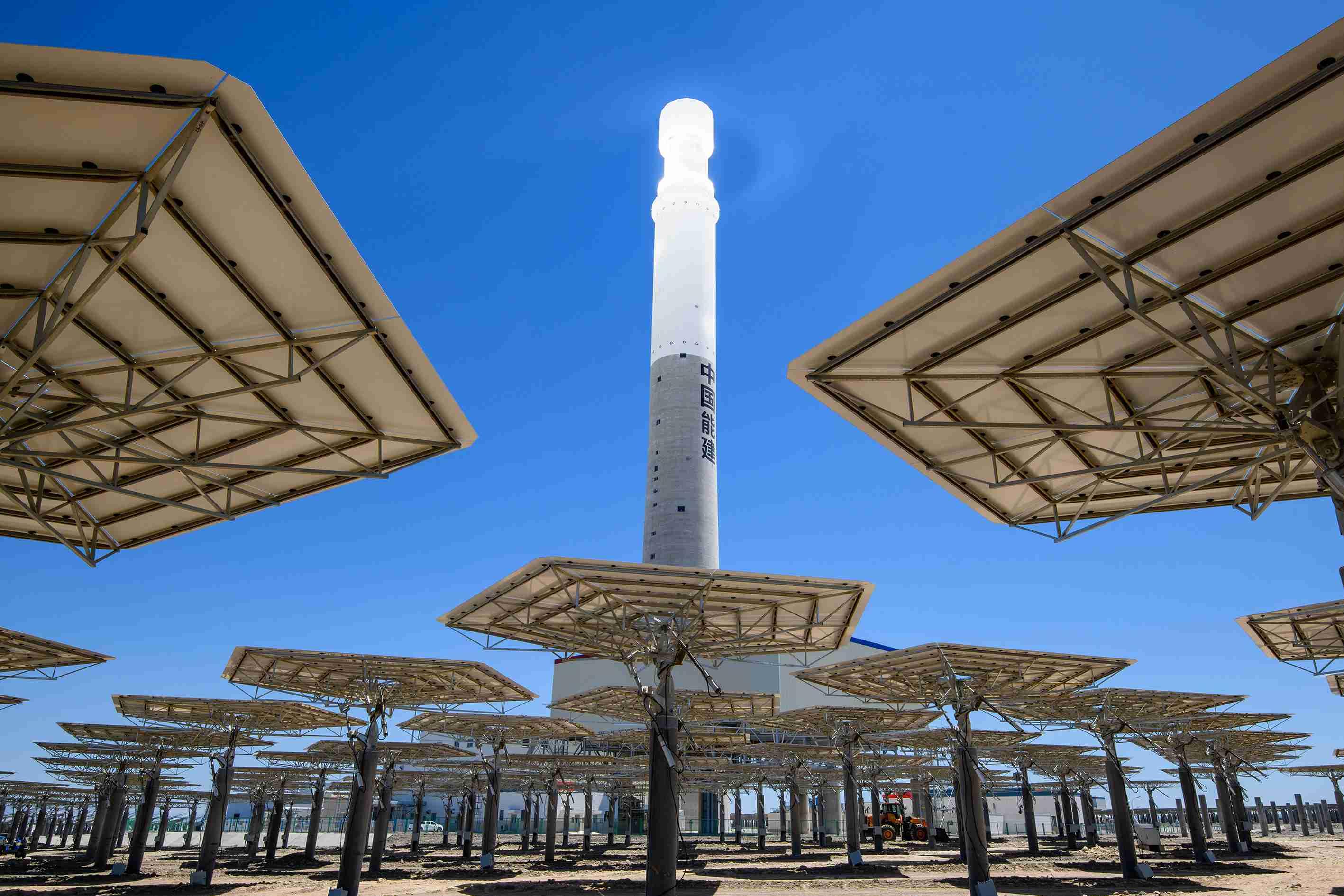菏泽首座光伏发电加油站建成启用，预计年发电量18.6万度