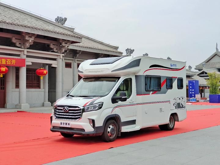 不想太招摇，又要大空间，性价比高的T型房车，基础售价33.8万起。 - 知乎