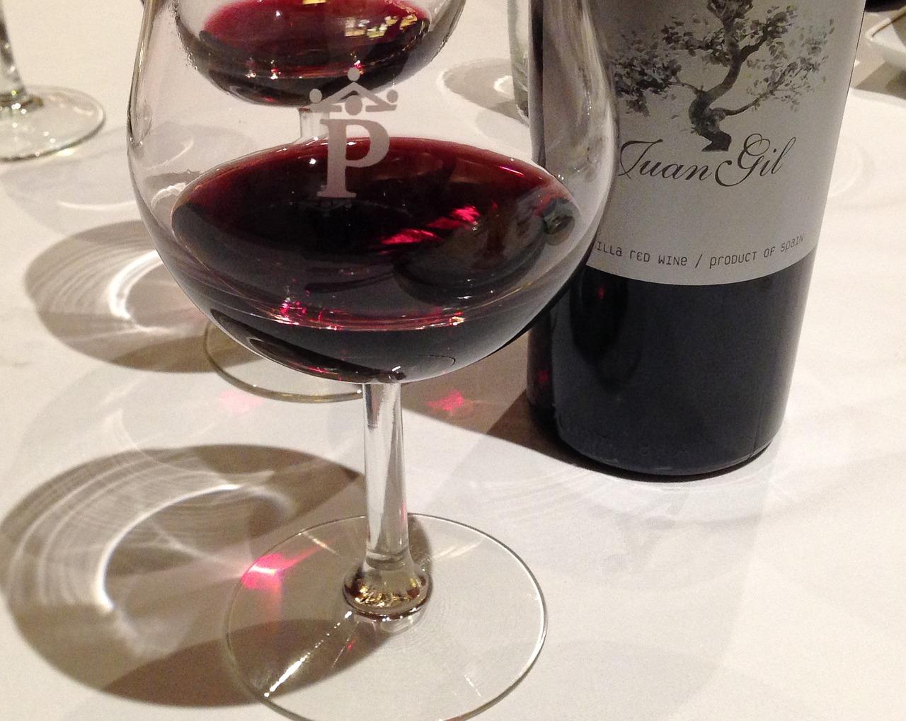 红酒家具保养法