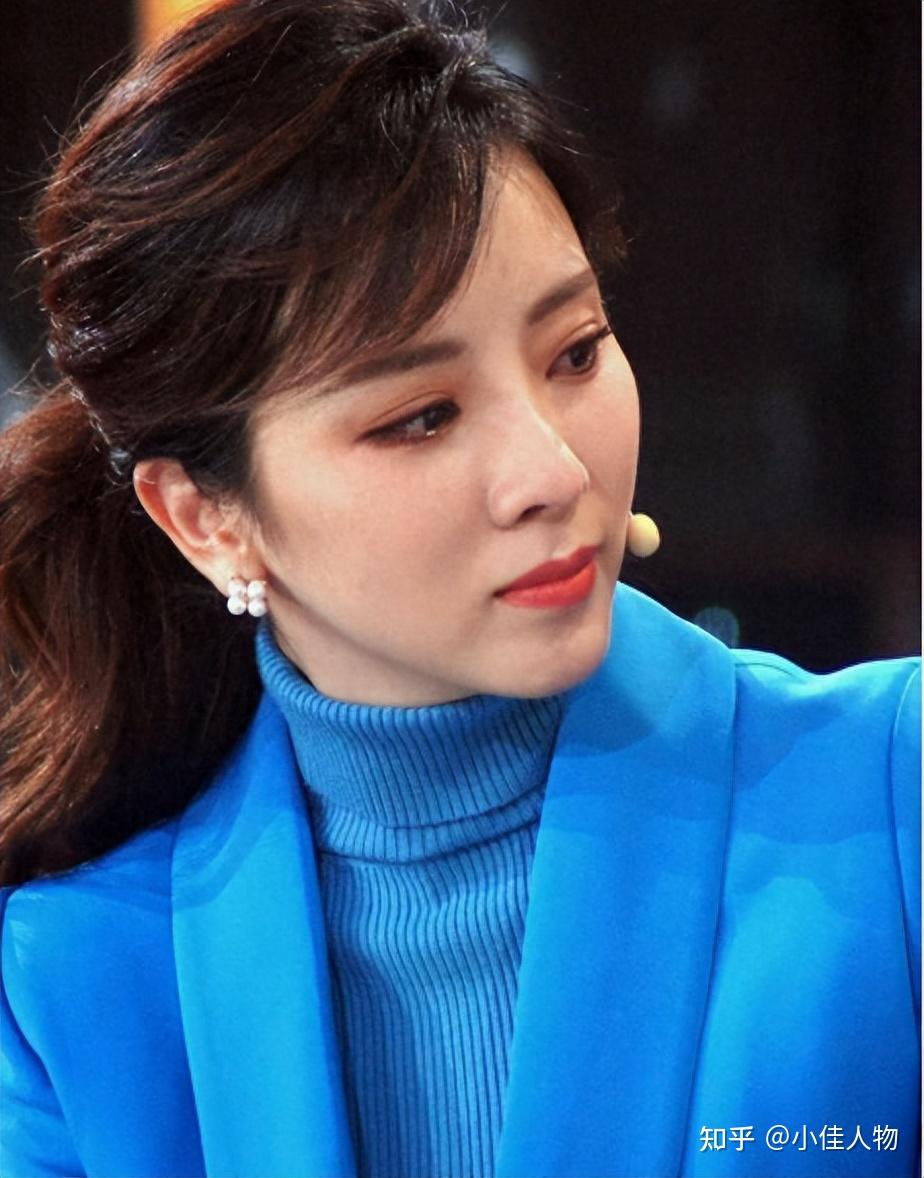 如何评价央视主持人李思思?