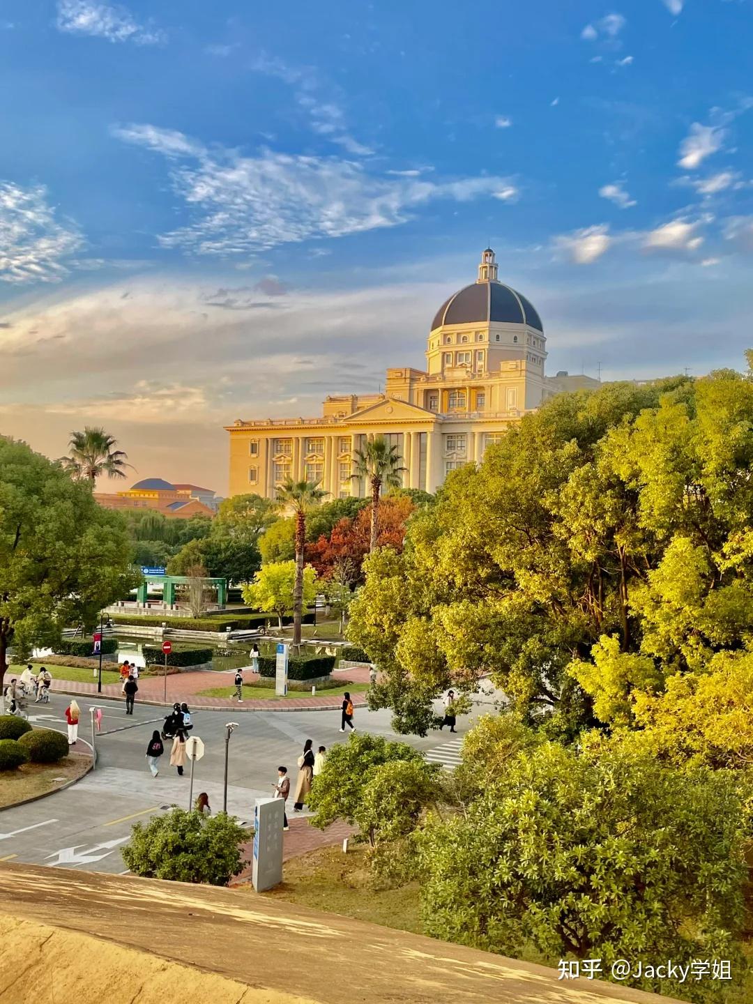 上海外国语大学怎么样啊?