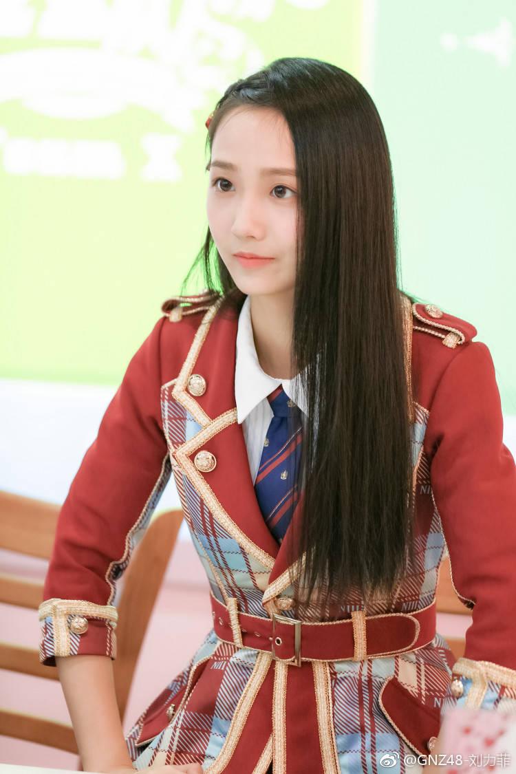 请各位聚聚指出刘力菲的特点