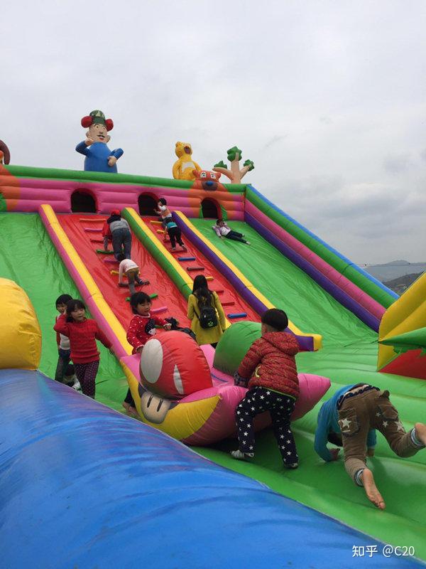 如何评价大风掀翻充气城堡致一儿童身亡充气游乐设施事故频发