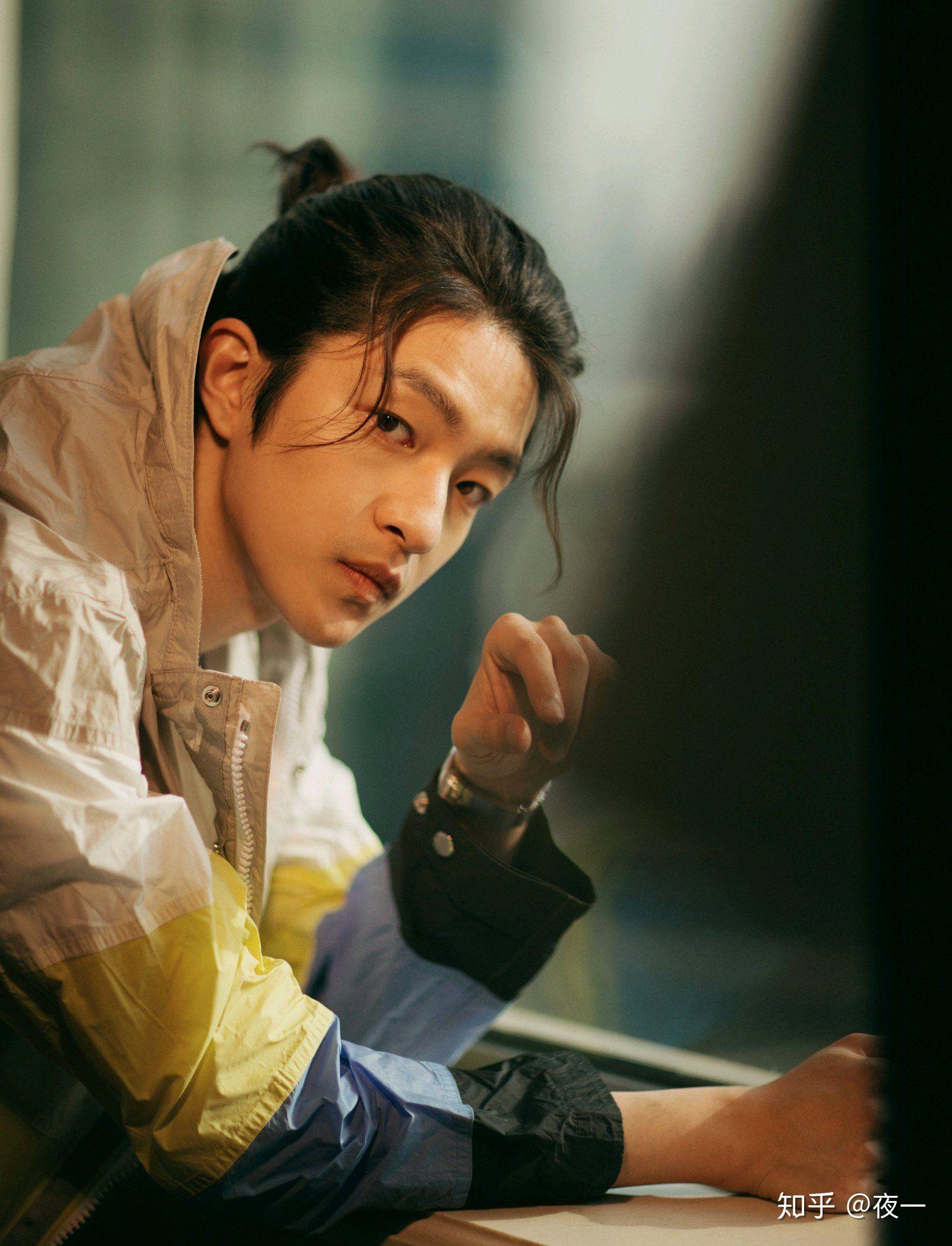 你认为屈楚萧最动人的照片是哪一张