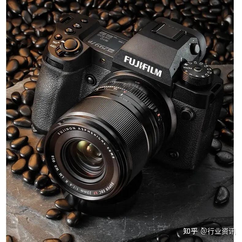 富士下半年的两款强悍半画幅微单:富士X-T5和富士X-H2深度解析