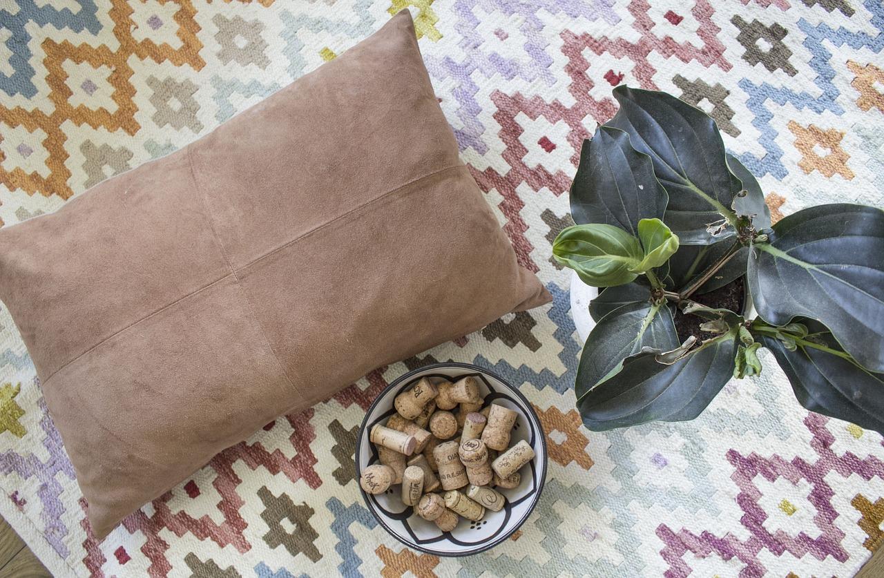 3. 燃烧闻味辨真伪