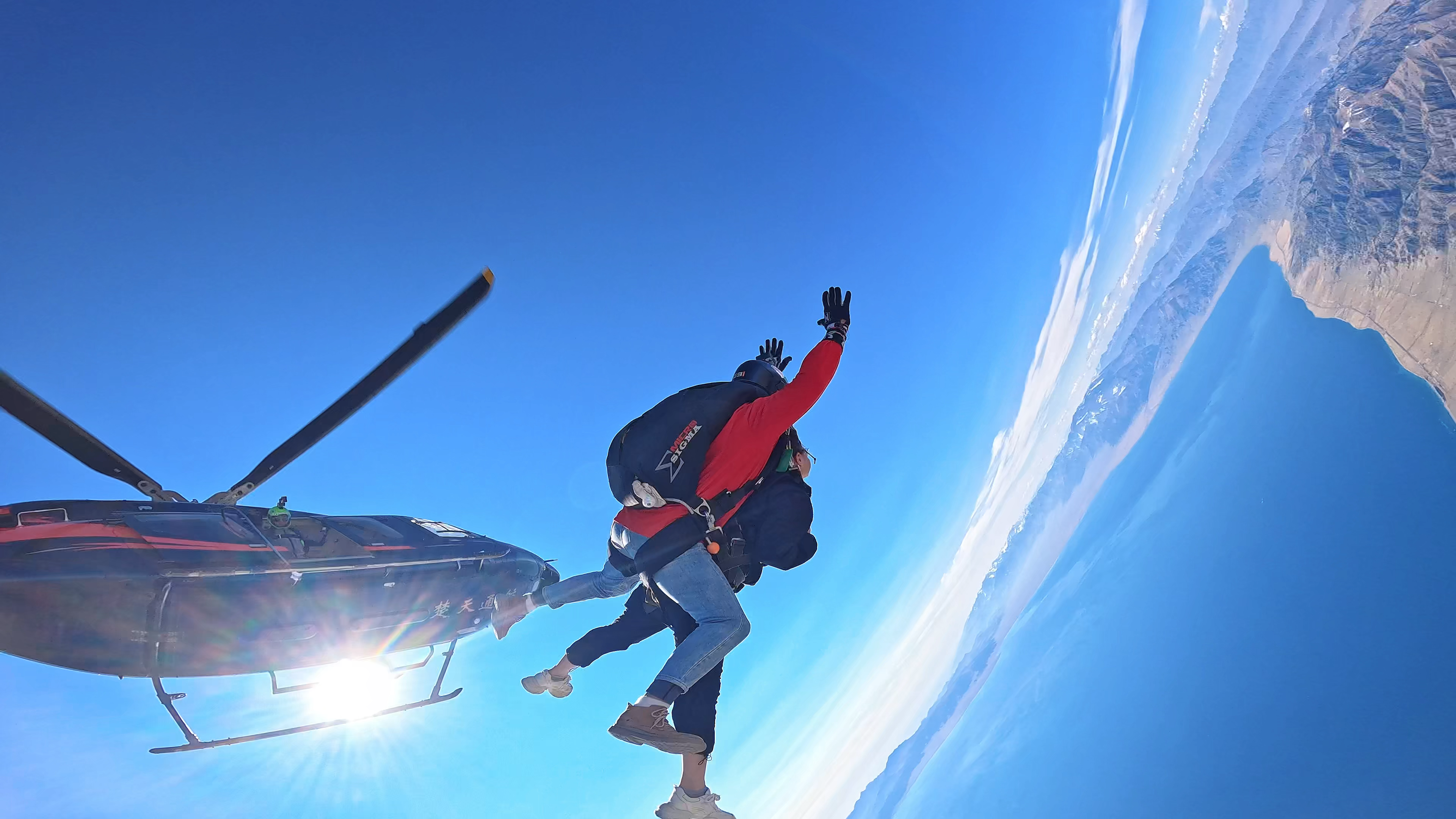 新疆,4700米跳伞体验