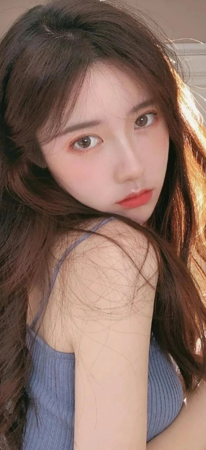 有什么百看不厌的全面屏美女壁纸? - 知乎