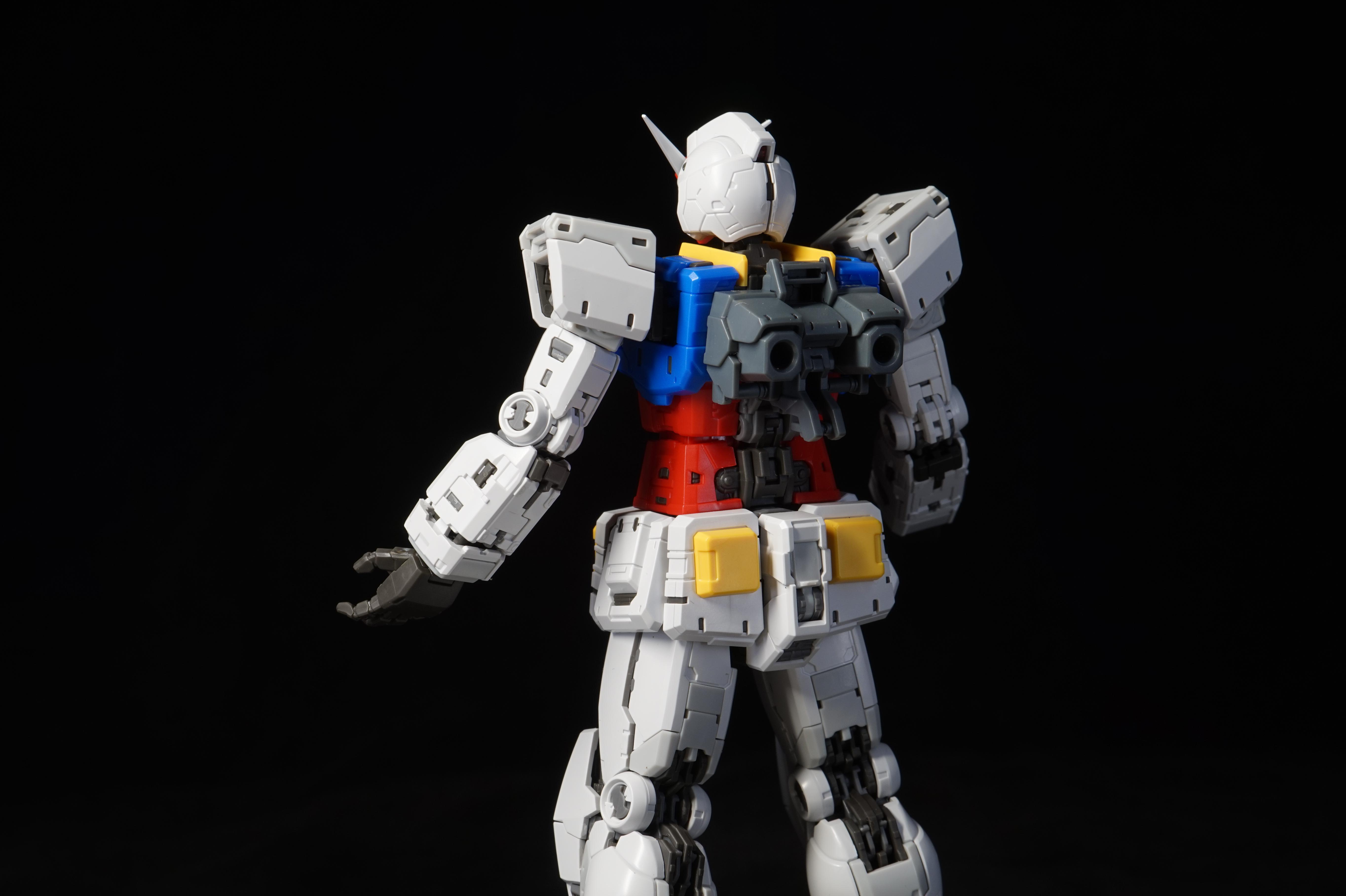 怎样评价万代 8 月 10 日发售的 RG RX-78-2 元祖高达 Ver.2.0? - 知乎