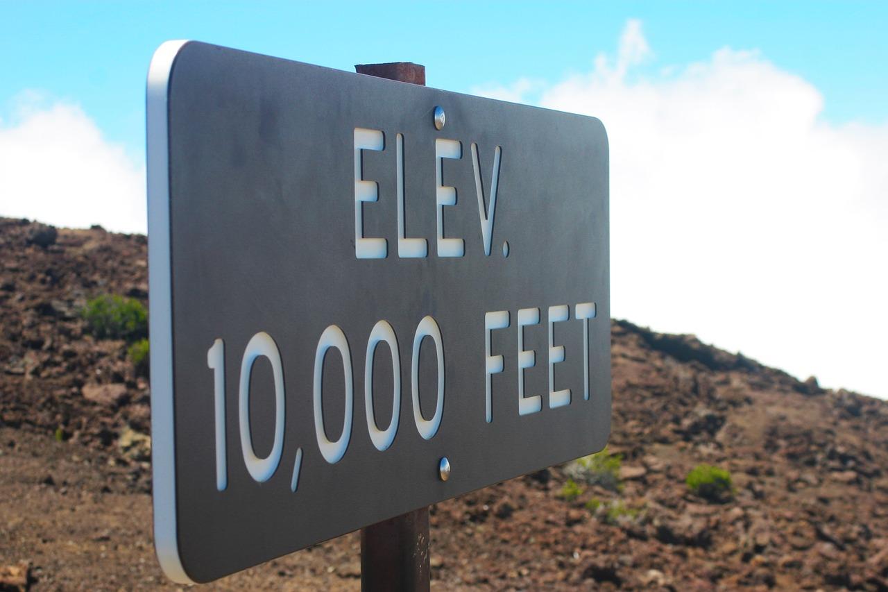 海拔表什么牌子好