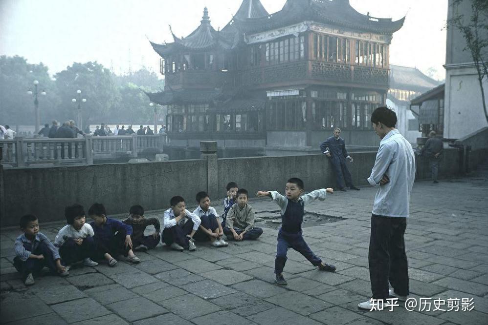 经典老照片日本摄影师镜头下80年代中国- 知乎