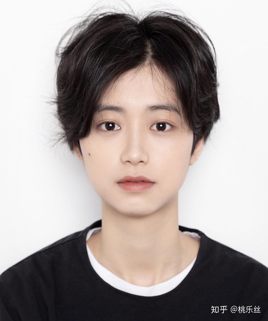 女生圆脸脸大发量少剪男头可以吗? - 知乎