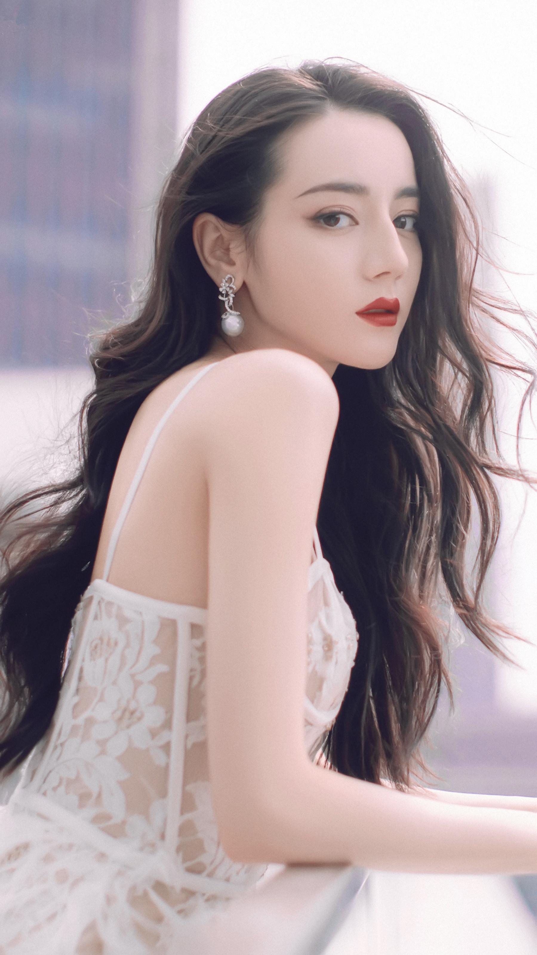 你有没有迪丽热巴好看特别的照片?多图? - 知乎