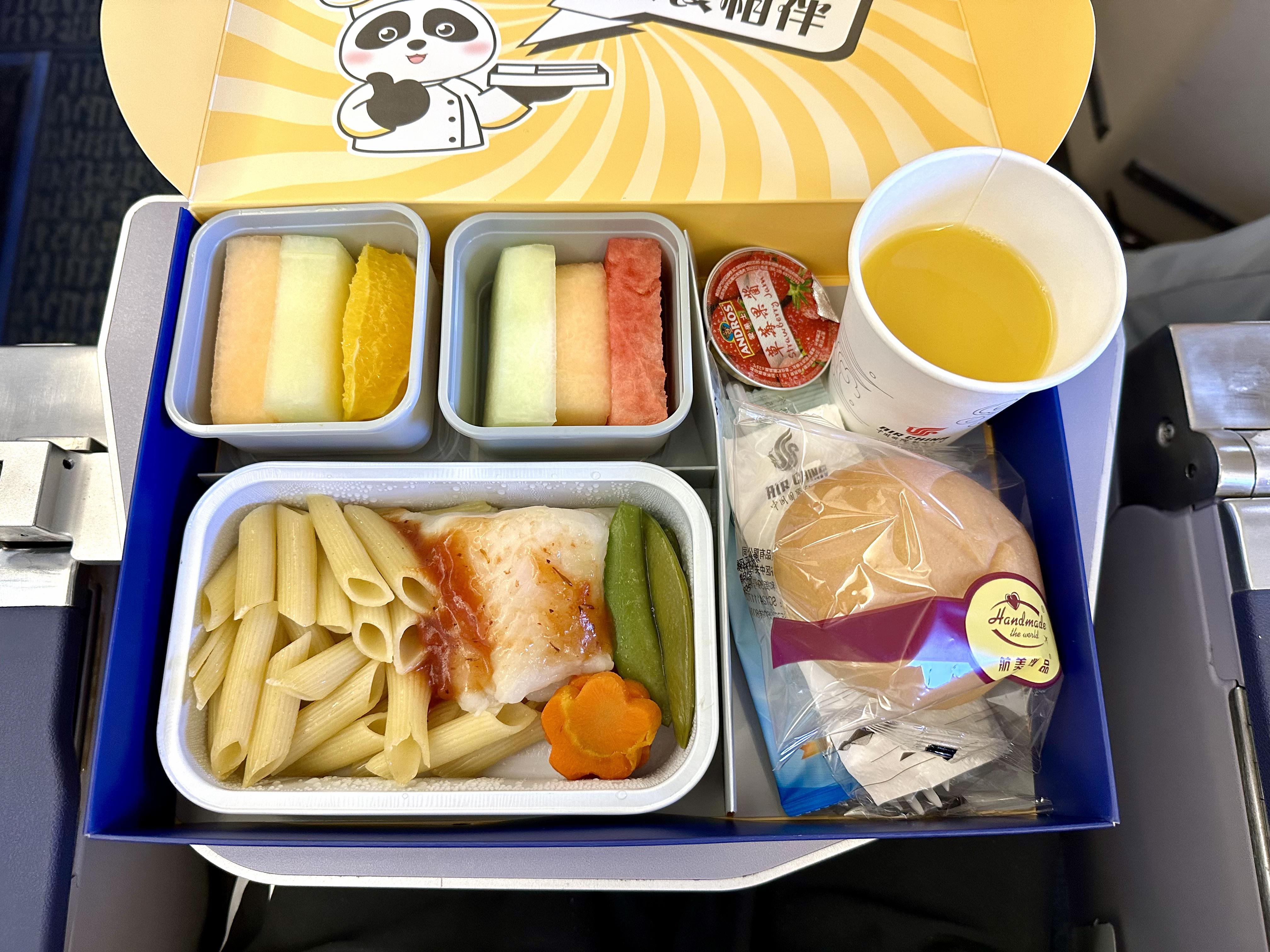 国航的飞机餐怎么样?有照片可以分享下吗?