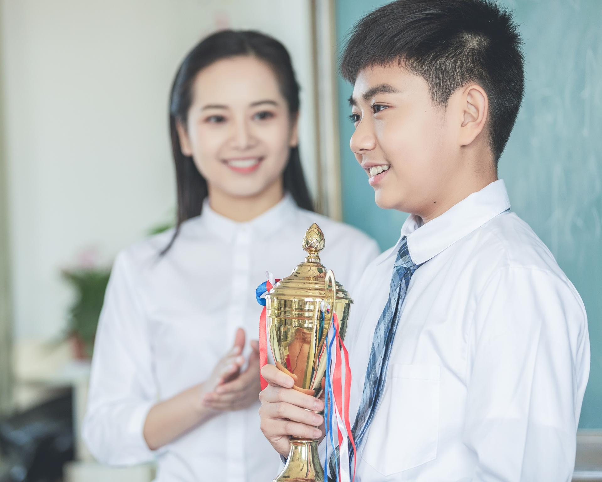 上台领奖时如何说获奖感言? - 知乎