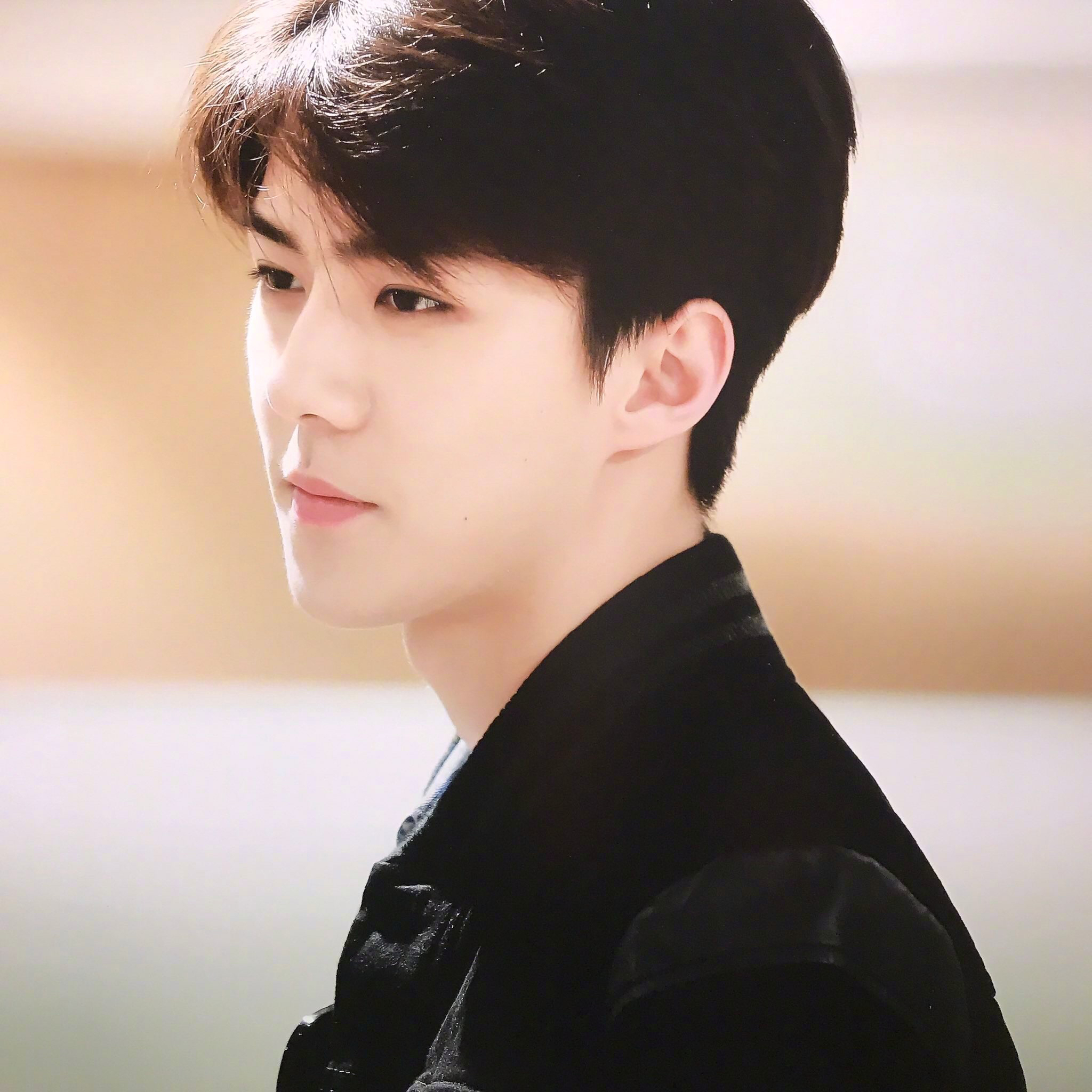 有没有吴世勋很撩人的高清图? - 知乎