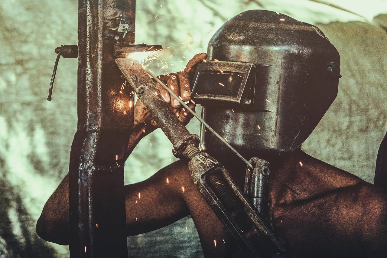 2. 钢结构市场旺