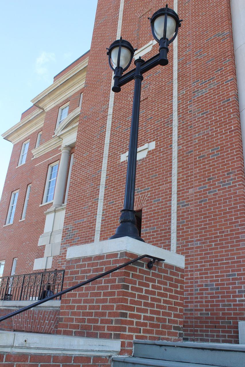 小区路灯一般间隔多少